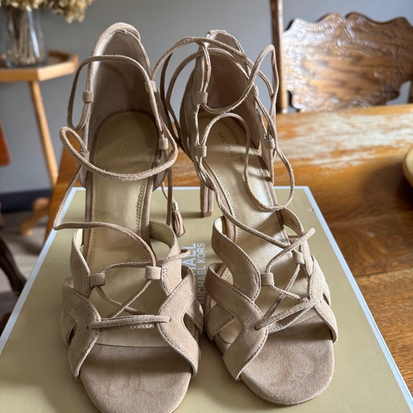 Michael Kors heels - Picture 1 of 5